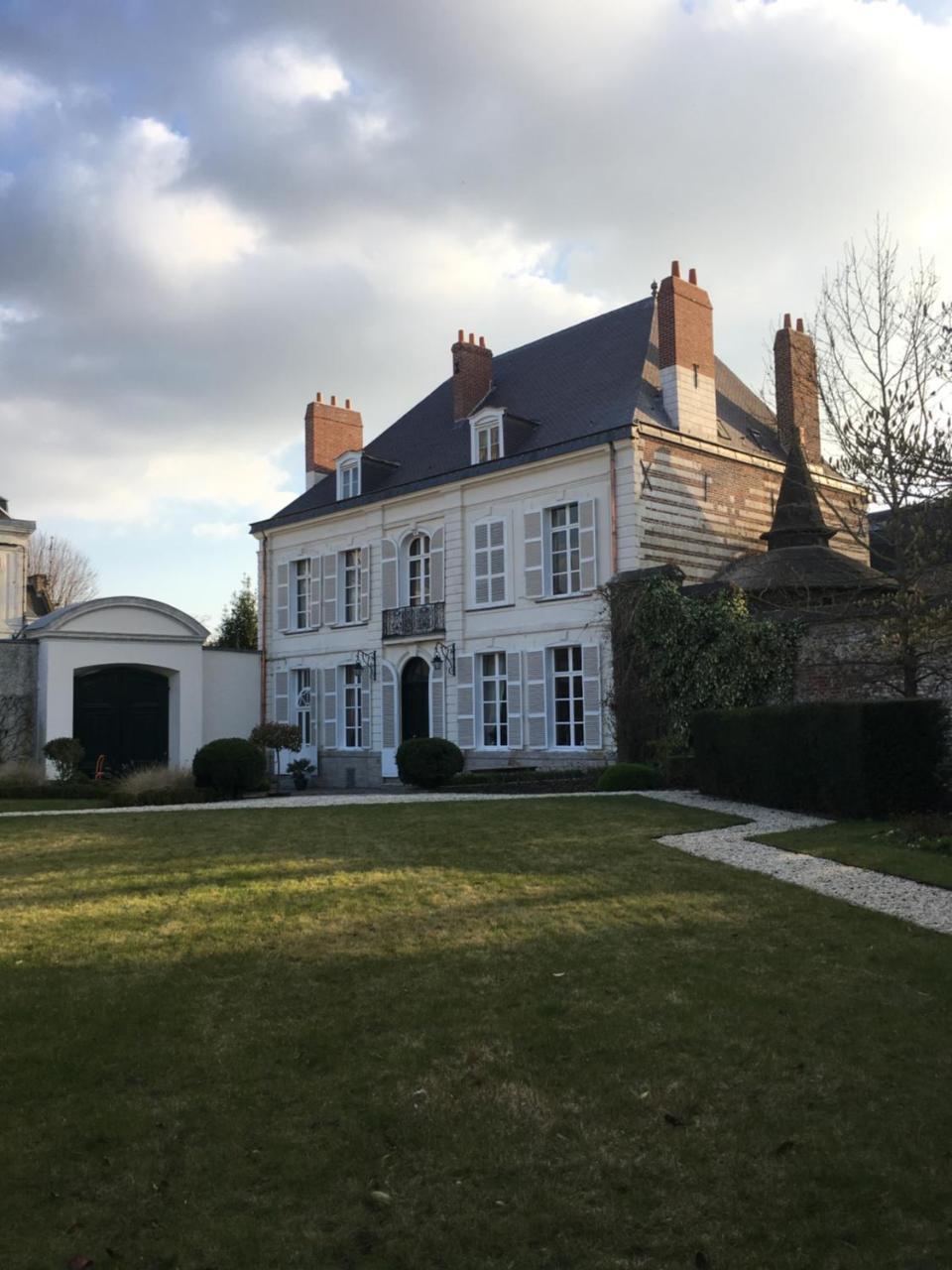 아라스 Entre Cour Et Jardin B&B 외부 사진